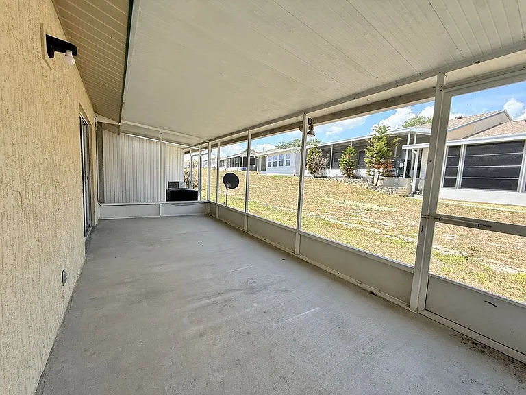 350 Winter Ridge Blvd — Photo 6