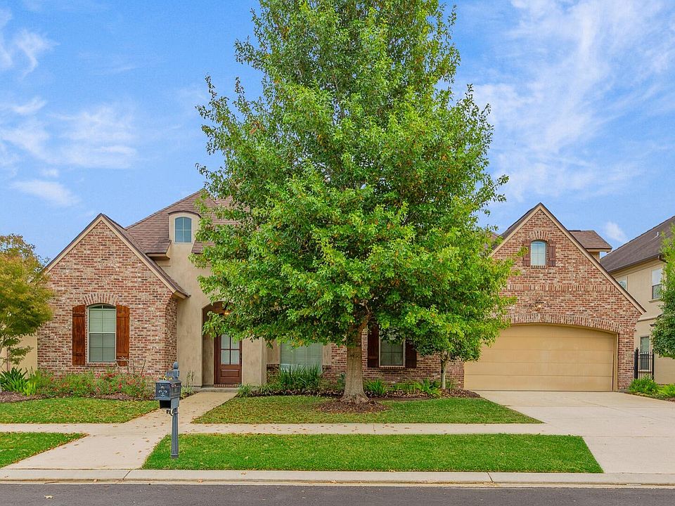 1st image of 107 S Montauban Dr