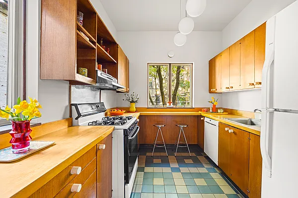 Sold by Corcoran | media 9
