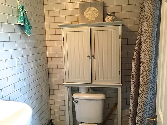 Rented by Friedman Roth Realty | media 25