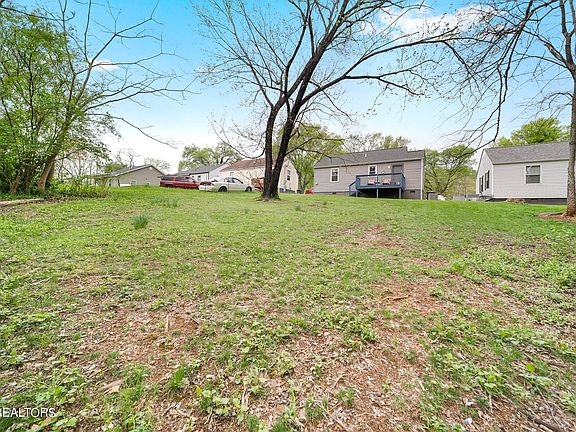 5th image of 2012 Seminole Ave