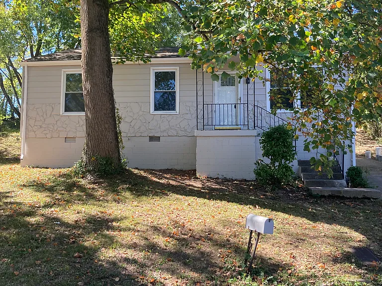4041 Navaho Trl — Photo 1