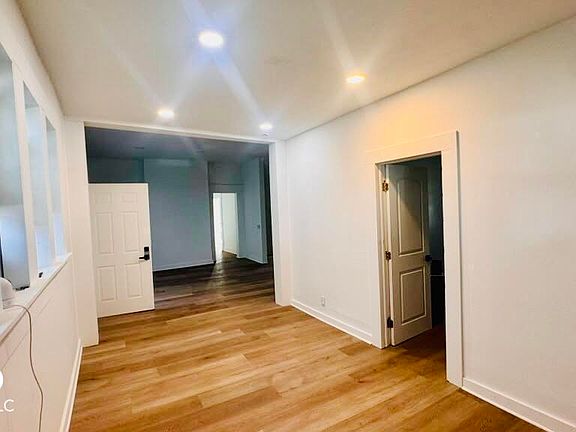 3rd image of 1218 Union St