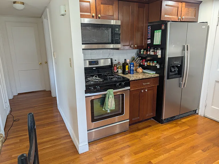 92 Fuller St — Photo 7