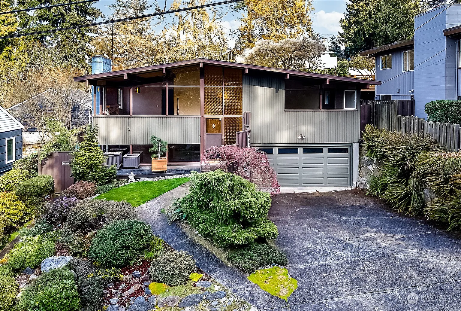 9416 37th Avenue SW photo 1