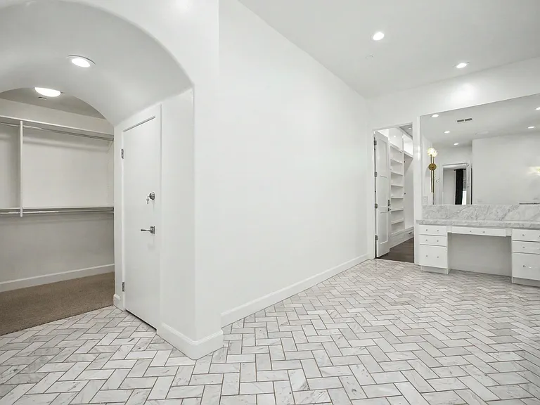18418 N 97th Pl — Photo 29