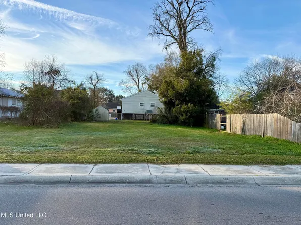 561 Esters Blvd #6, Biloxi, MS 39530