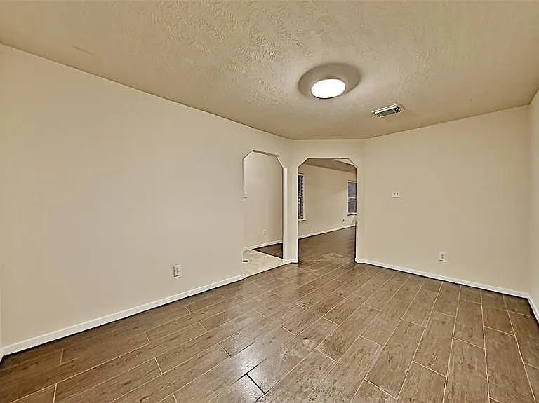 19319 Christine Crossing Dr — Photo 2