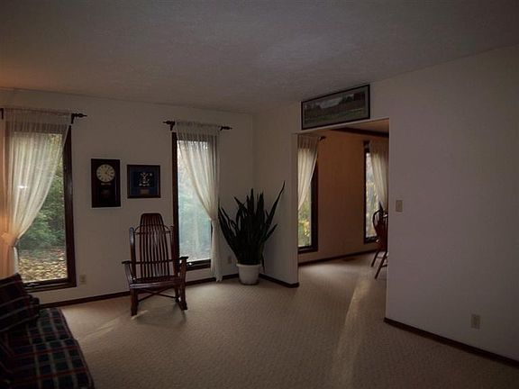 4th image of 14230 Charm Hill Dr