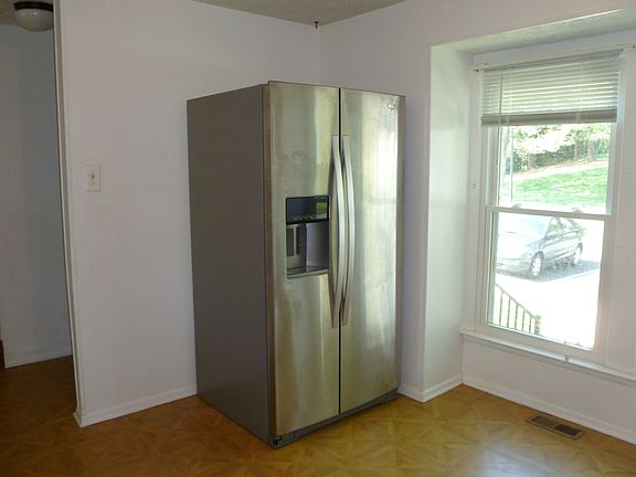 kitchen refrigerator