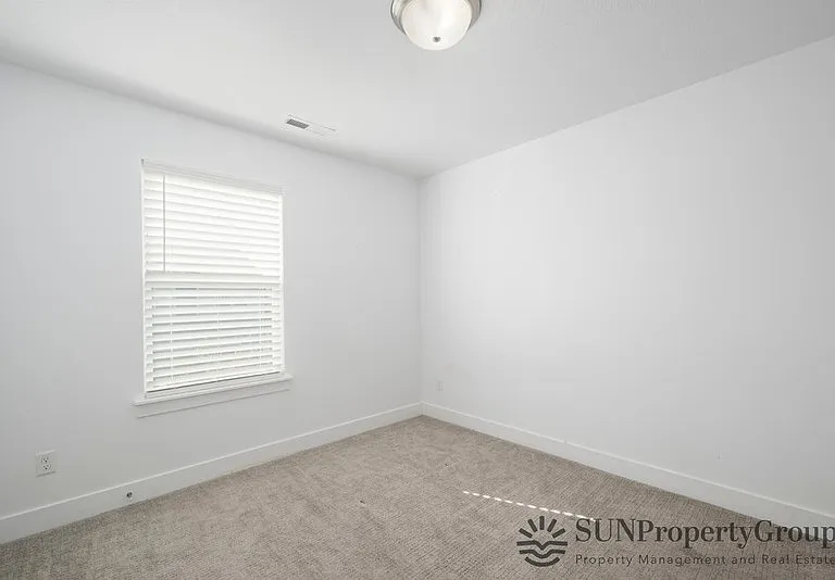 288 W 730 N — Photo 14