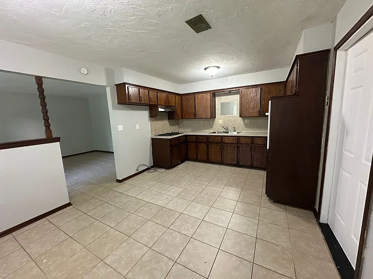 537 Franklin St — Photo 19