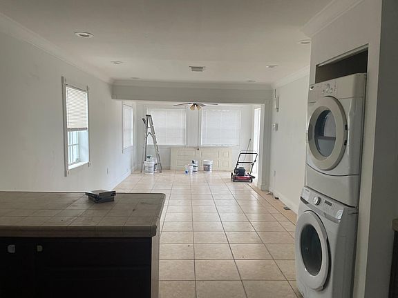 4th image of 24 NE 169th St