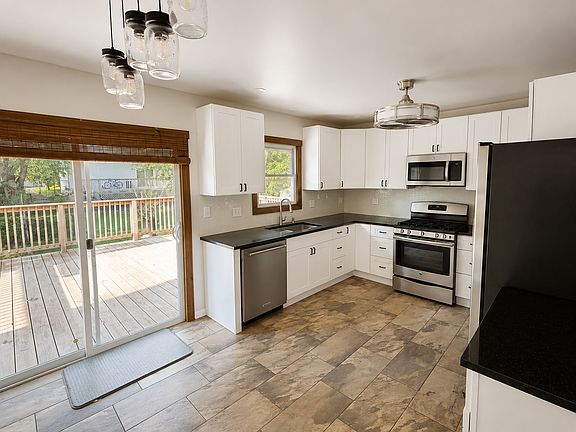 3rd image of 359 Ruth Cir
