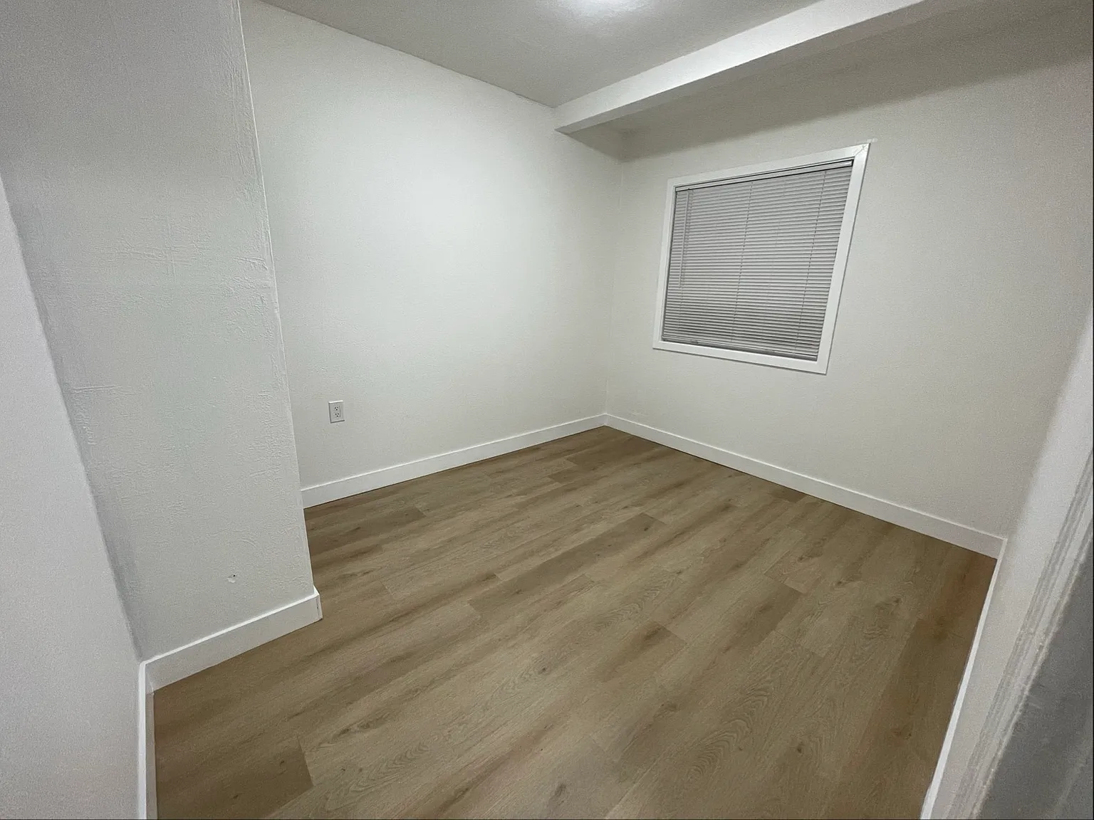 Studio, 400 sqft, $2,200 — Photo 2