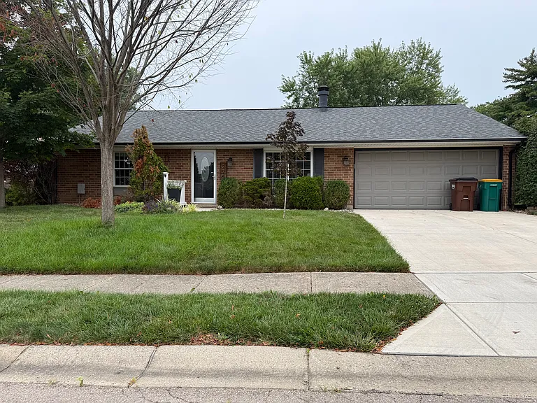 275 Evergreen Dr — Photo 1