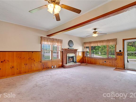 4th image of 1433 Brown Ave