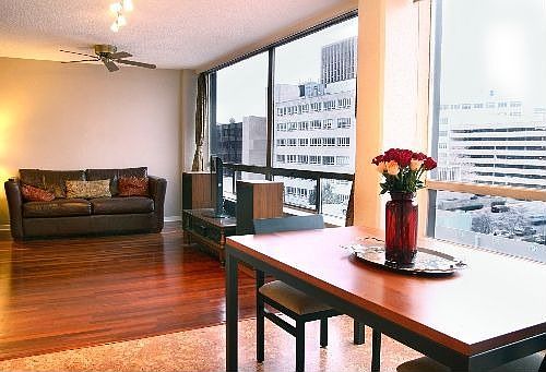 Living / Dining Area