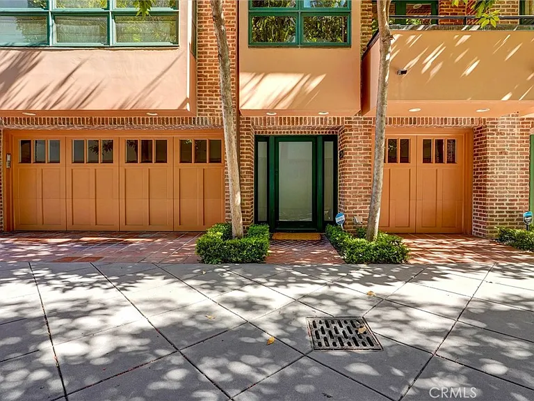 2323 S Beverly Glen Blvd #8 — Photo 3