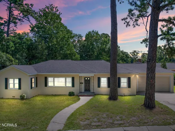 827 Colonial Drive, Wilmington, NC 28403