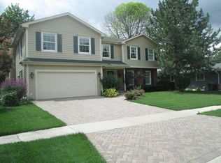 5812 Raintree Ln, Westmont, IL 60559