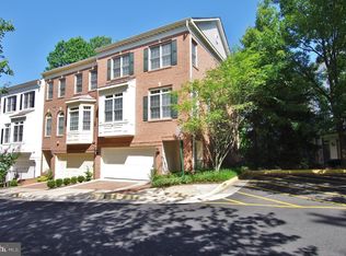1477 Northern Neck Dr, Vienna, VA 22182