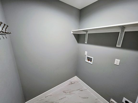 5th image of 1148 Lawton St #B
