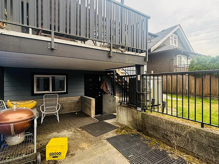 2629 E 6th Ave — Photo 5