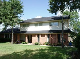 2017 Oceanview Dr, Seabrook, TX 77586