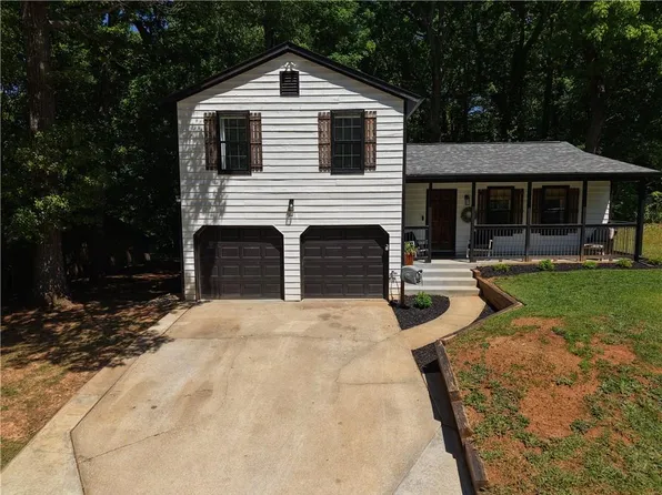5438 Martins Crossing Rd, Stone Mountain, GA 30088