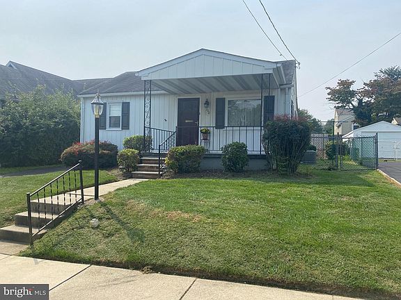 3rd image of 308 Georgetown Ave