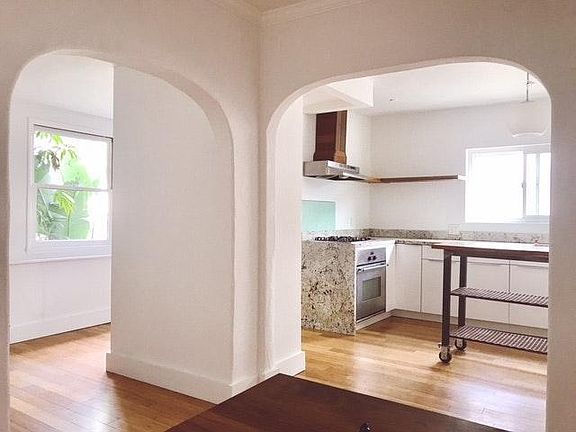 dining room into kitchen