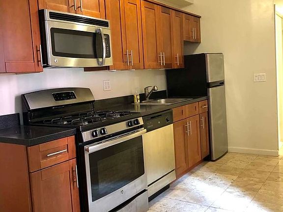 4th image of 258 W 73rd St #1AA