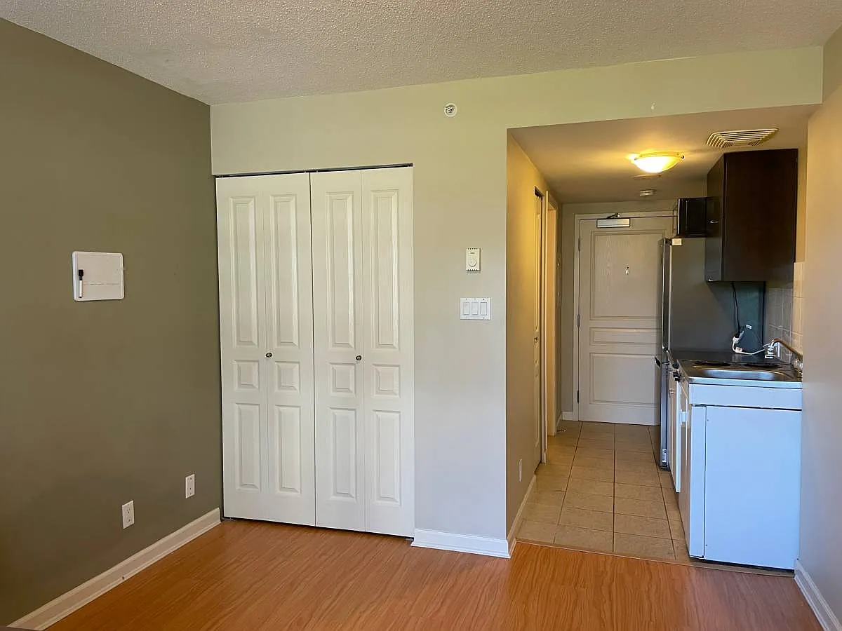 1 bed, 450 sqft, $1,350 — Photo 2