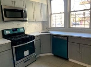 402 Halsted St #2R, East Orange, NJ 07018