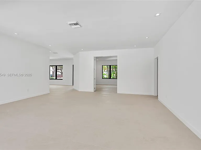 950 Bayamo Ave — Photo 19