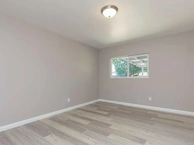 1032 Fern Ave — Photo 8
