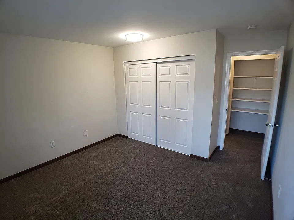 321 1st Ave SE #RHS-6