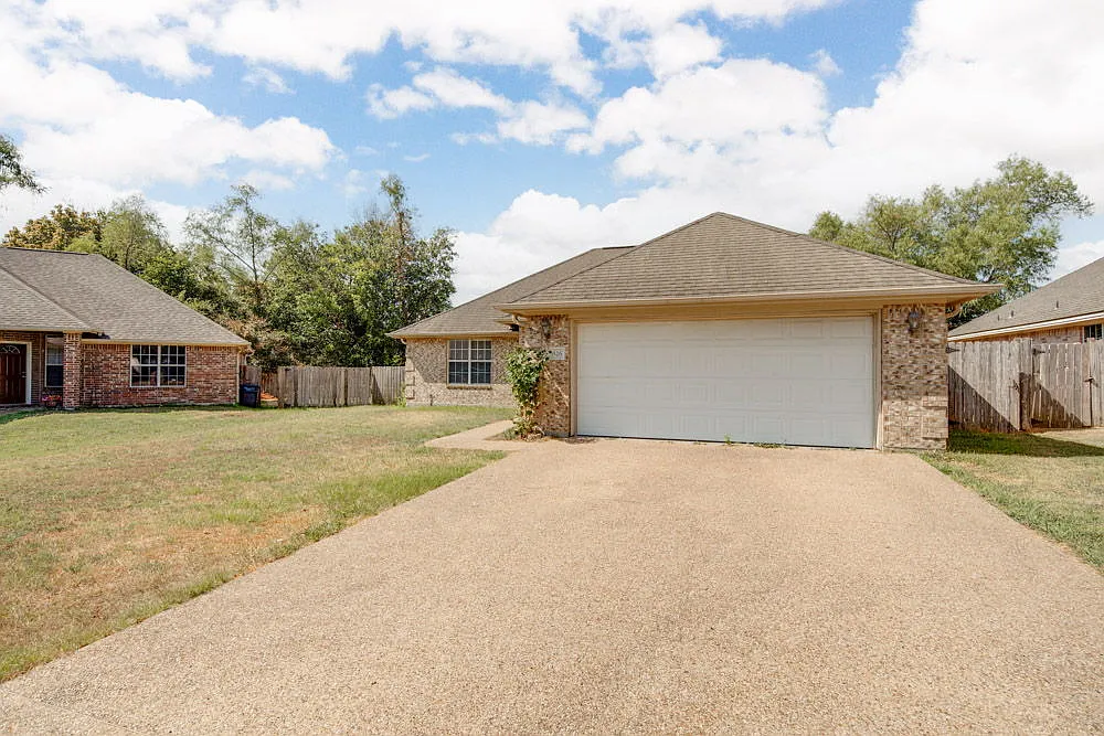 4 bed, 1508 sqft, $1,800 — Photo 3