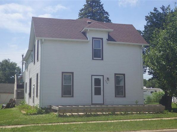 206 E Clark St, Calmar, IA 52132