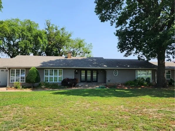 115 E Taylor Dr, Sallisaw, OK 74955