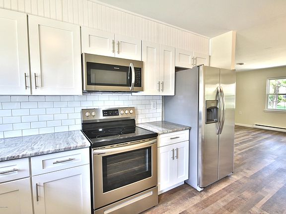 3rd image of 26 Edinburgh Ln #B