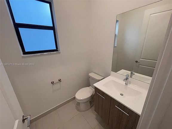 5th image of 4273 SW 173rd Ave