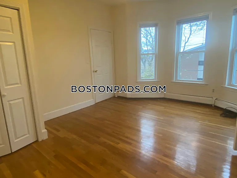 38 Bond St #3 — Photo 14