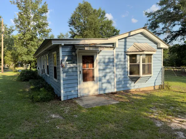 22 Landing Ln, Defuniak Springs, FL 32433
