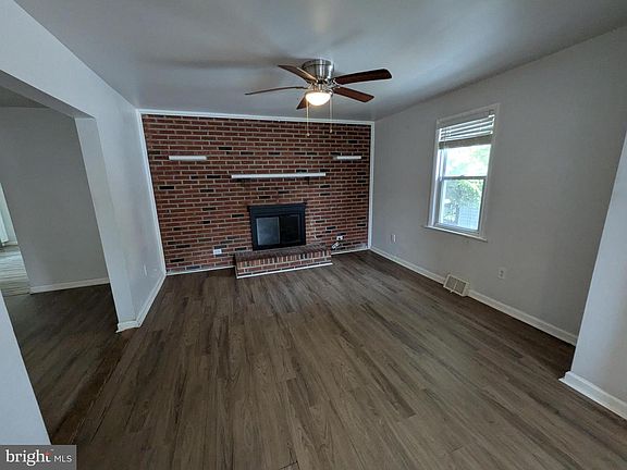 4th image of 860 Velde Ave