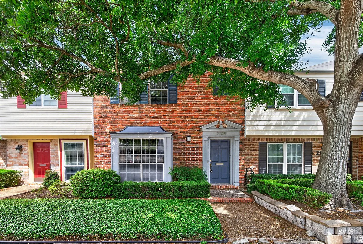 Building Photo - 2109 Lander Ln #79