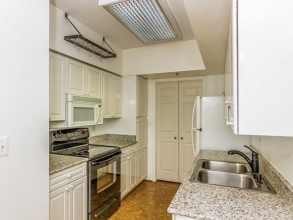 2nd image of 2151 Jamieson Ave #2-2111
