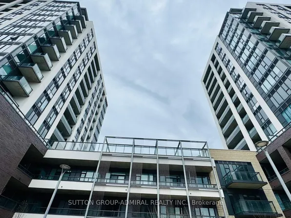 705 Davis Dr, Newmarket, ON