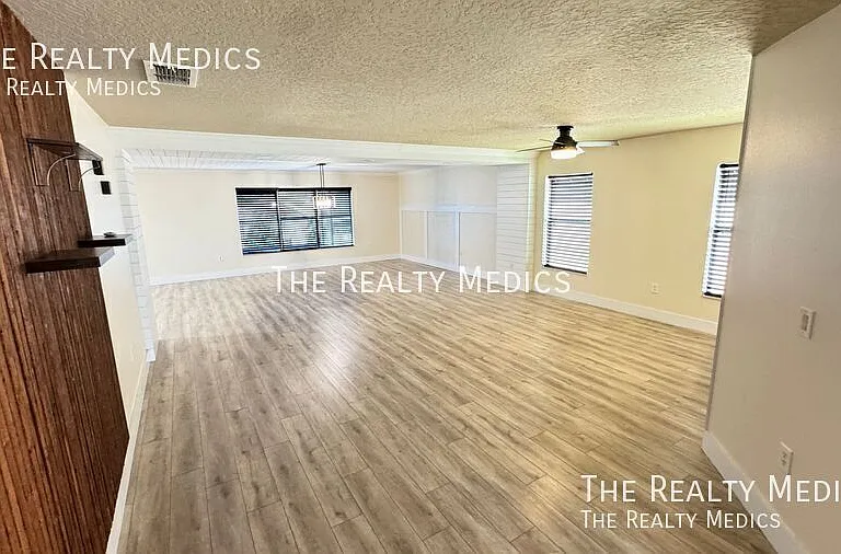 1040 Elderberry Dr — Photo 6
